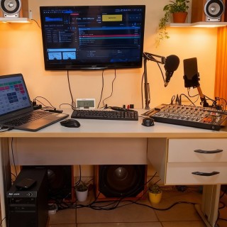 STUDIO 2